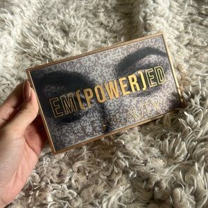 Huda beauty empowered eyeshadow palette